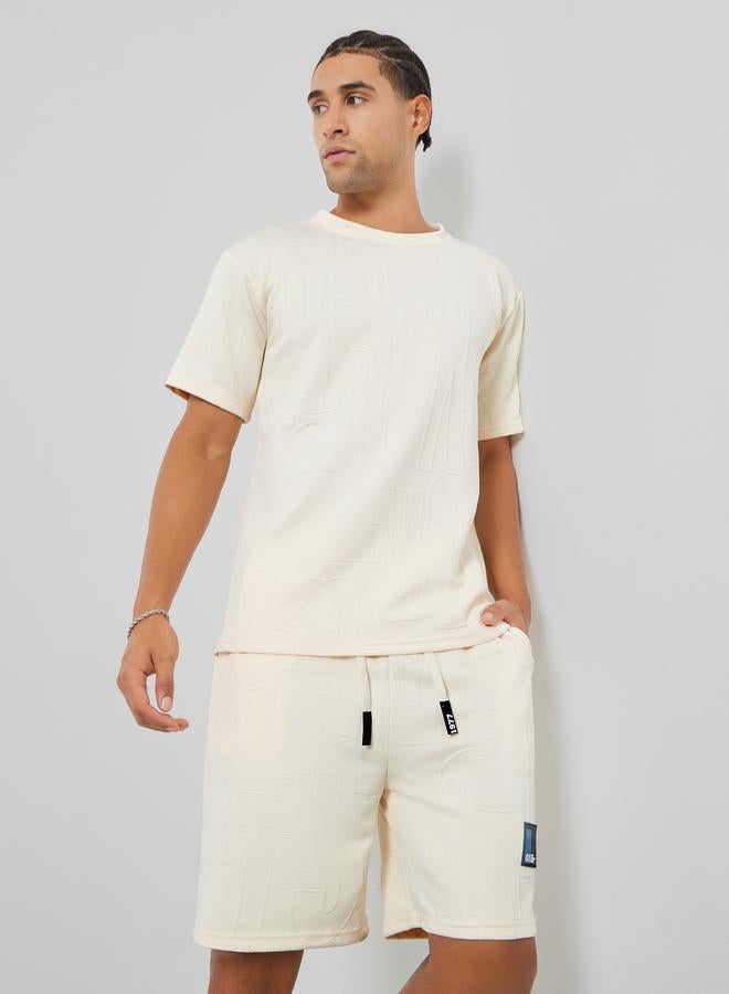 ستايلي طقم رجالي تي شيرت وشورت بنقشة بارزة - Image 1